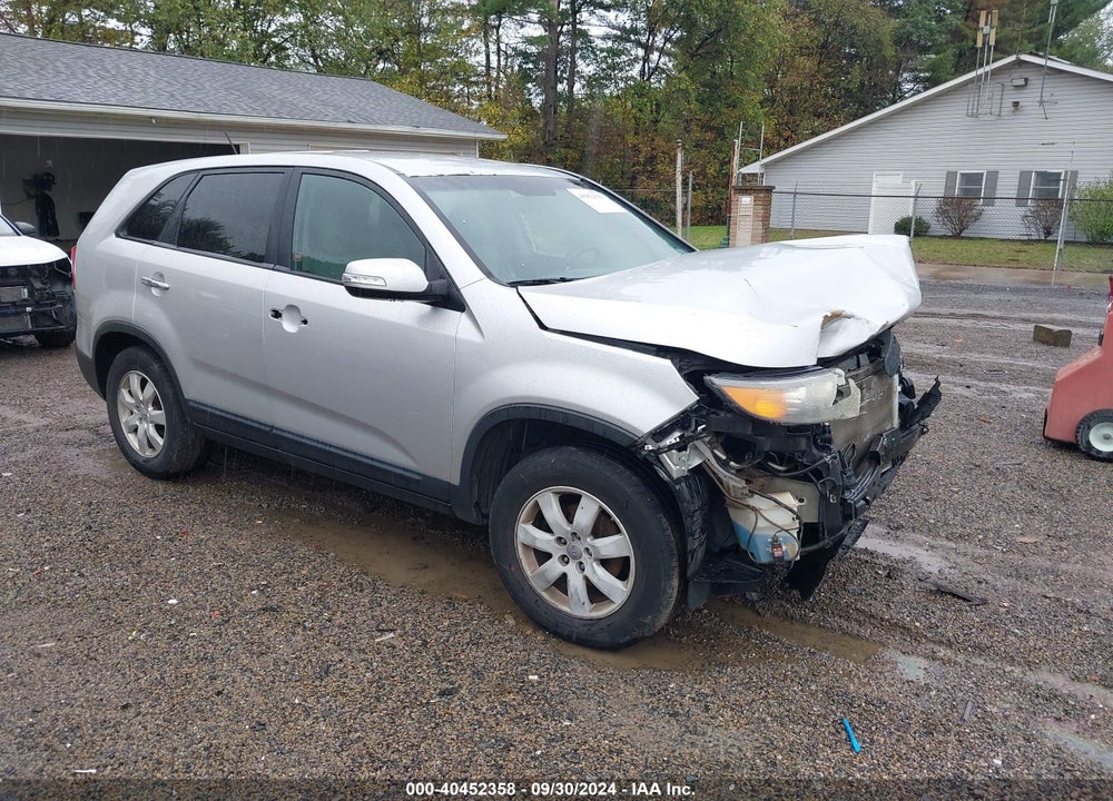2013 KIA SORENTO LX VIN: 5XYKT4A12DG311024