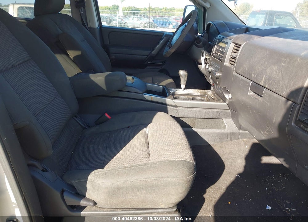 2011 NISSAN TITAN SV VIN: 1N6AA0EC8BN302546