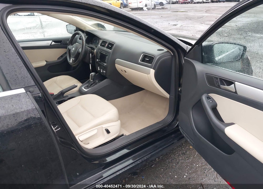 2014 VOLKSWAGEN JETTA 1.8T SE VIN: 3VWD17AJ8EM202617
