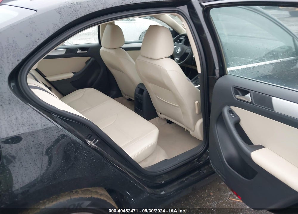 2014 VOLKSWAGEN JETTA 1.8T SE VIN: 3VWD17AJ8EM202617