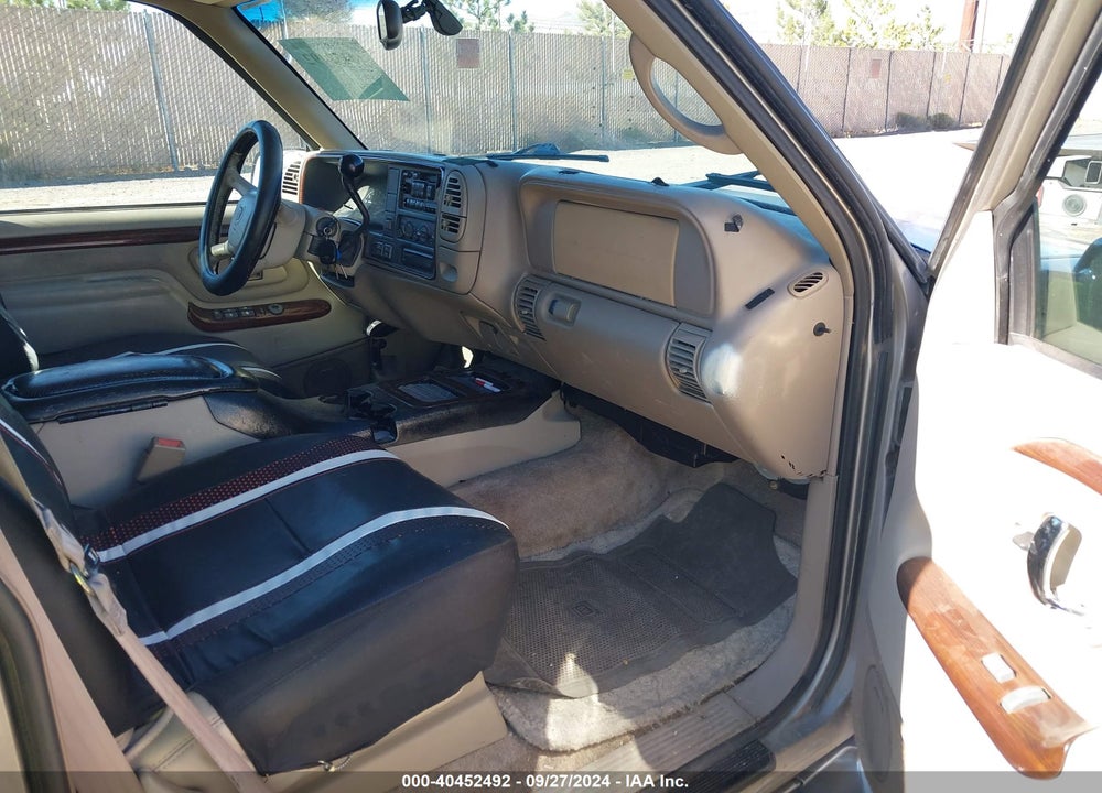 2000 CADILLAC ESCALADE STANDARD VIN: 1GYEK63R4YR179464