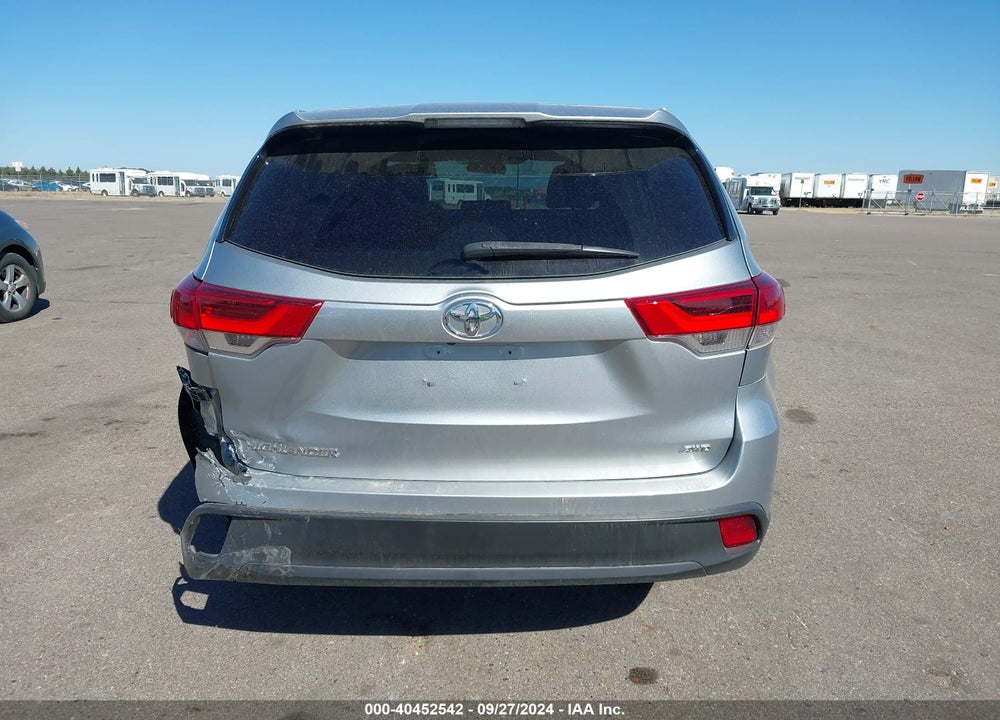 2019 TOYOTA HIGHLANDER LE VIN: 5TDBZRFH5KS984892