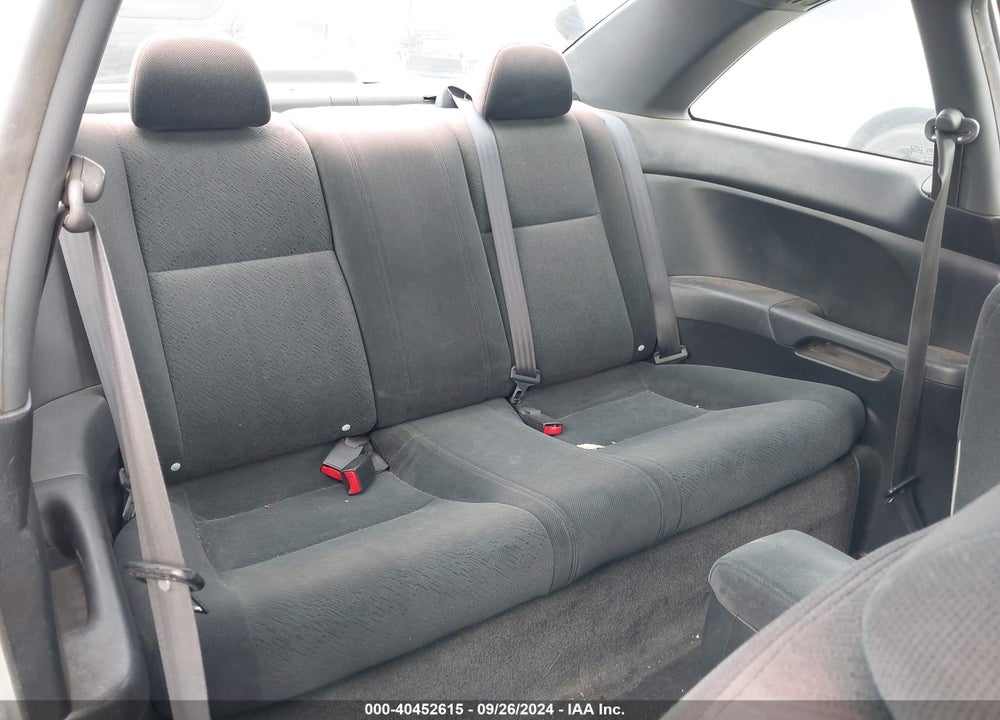 2005 HONDA CIVIC LX VIN: 1HGEM22635L071563