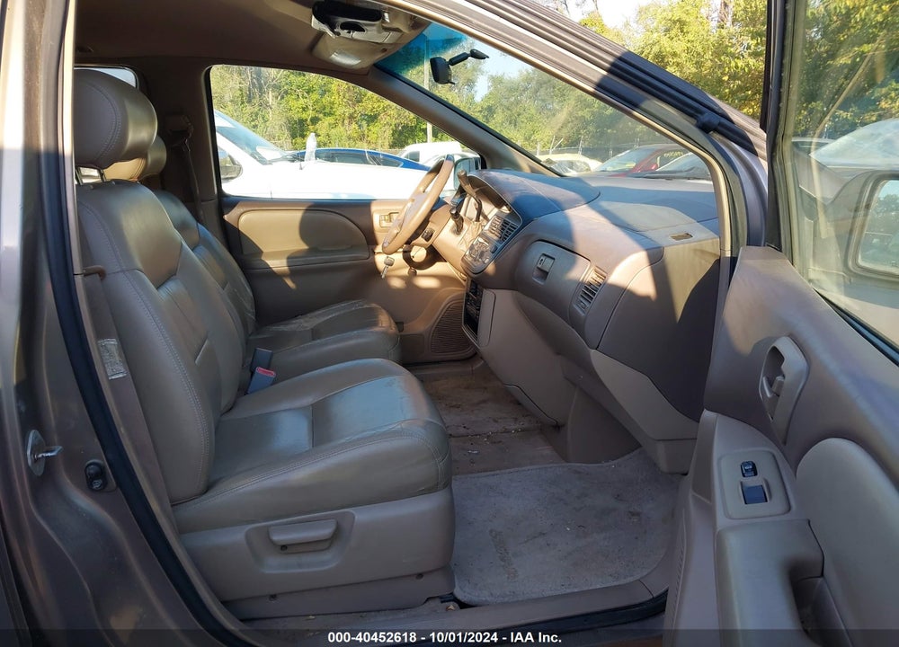 1998 TOYOTA SIENNA LE/XLE VIN: 4T3ZF13C7WU025015