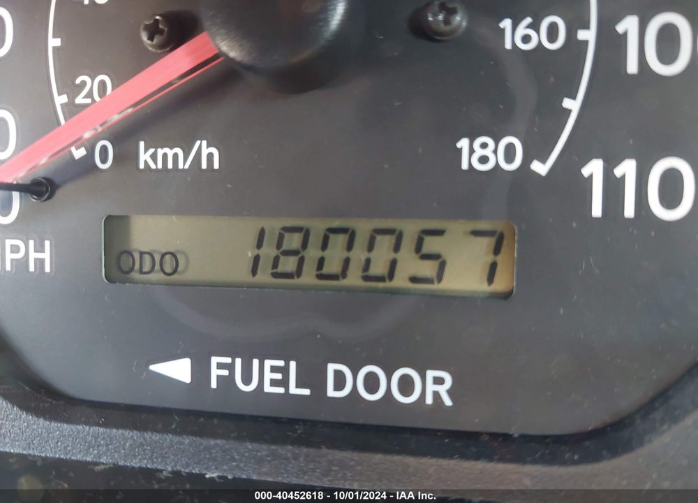 1998 TOYOTA SIENNA LE/XLE VIN: 4T3ZF13C7WU025015