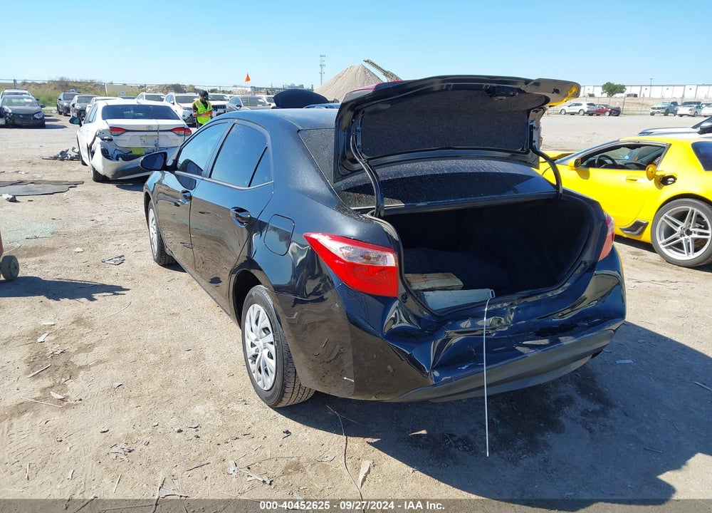 2017 TOYOTA COROLLA LE VIN: 5YFBURHE7HP682880