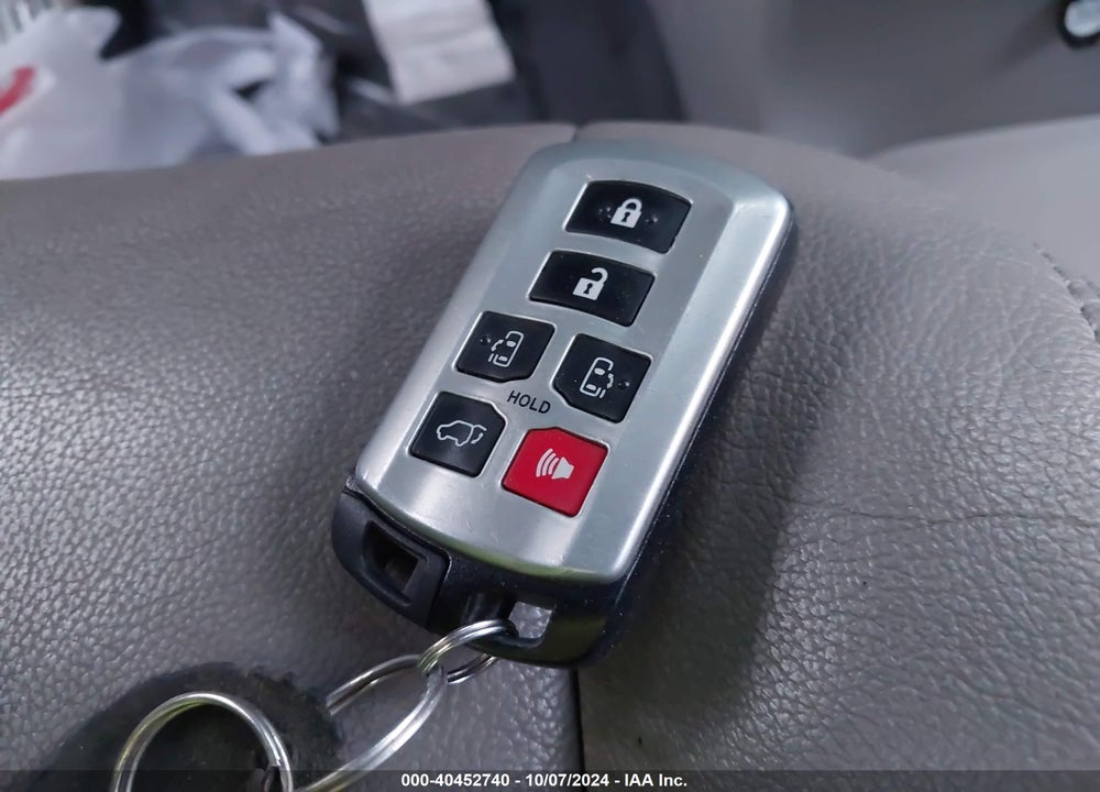 2019 TOYOTA SIENNA XLE 8 PASSENGER VIN: 5TDYZ3DC3KS995906
