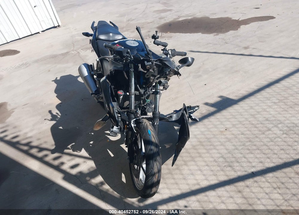 2011 HONDA CBR250 R VIN: MLHMC4116B5001860