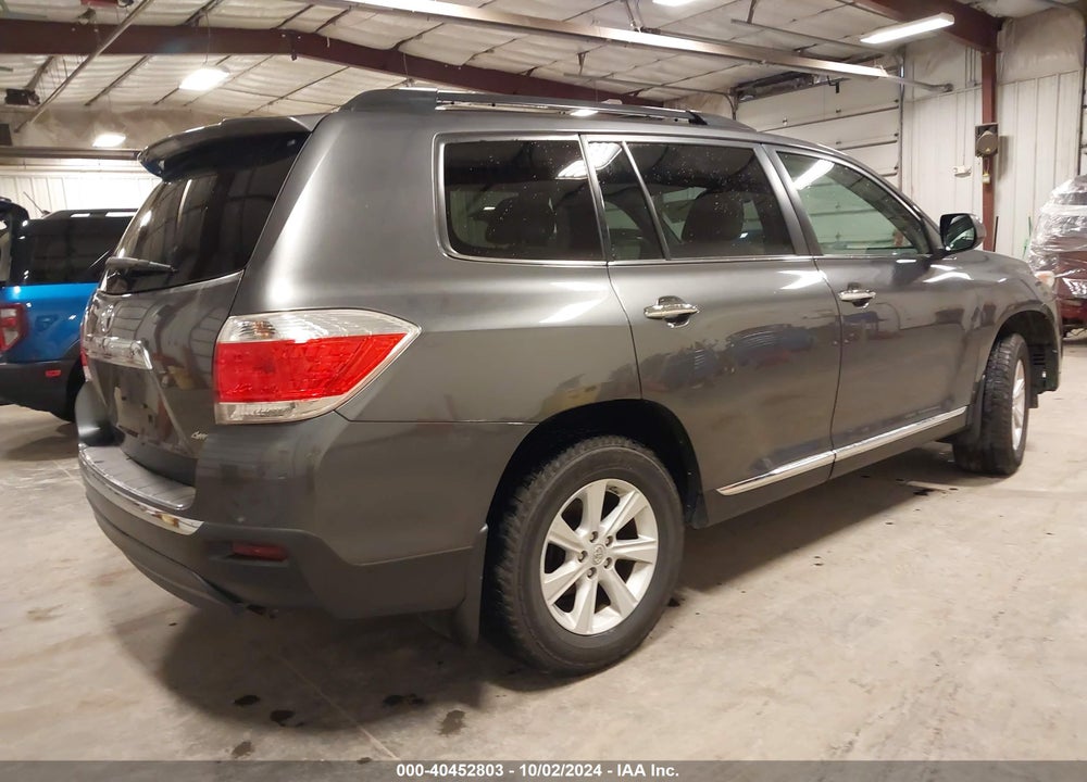 2013 TOYOTA HIGHLANDER SE V6 VIN: 5TDBK3EH9DS266882