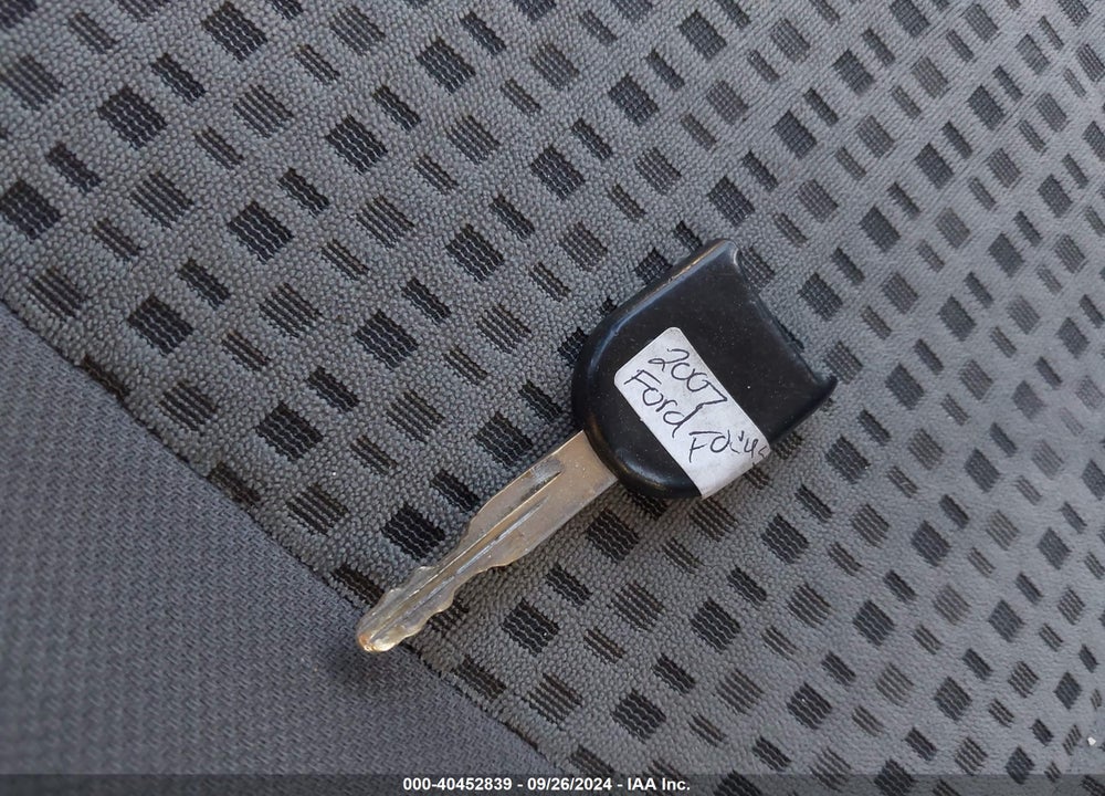 2007 FORD FOCUS S/SE/SES VIN: 1FAHP34NX7W184480