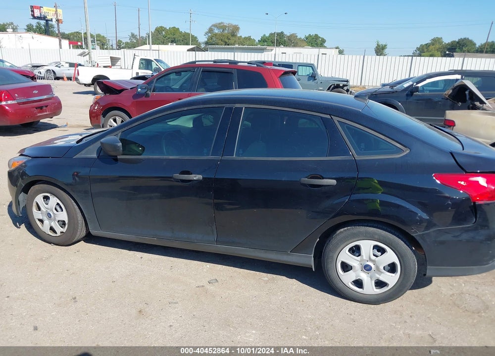 2018 FORD FOCUS S VIN: 1FADP3E22JL302596