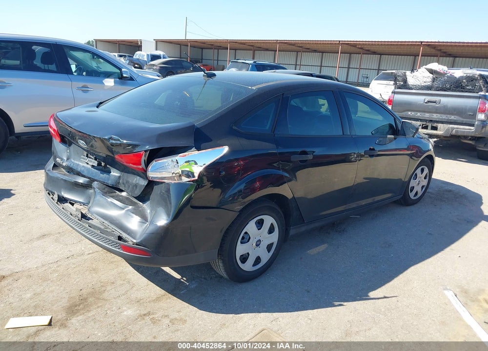 2018 FORD FOCUS S VIN: 1FADP3E22JL302596