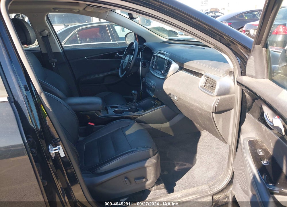 2016 KIA SORENTO 3.3L SX VIN: 5XYPK4A51GG155929