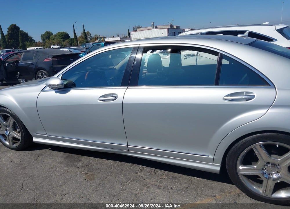 2009 MERCEDES-BENZ S 550 VIN: WDDNG71X79A251004