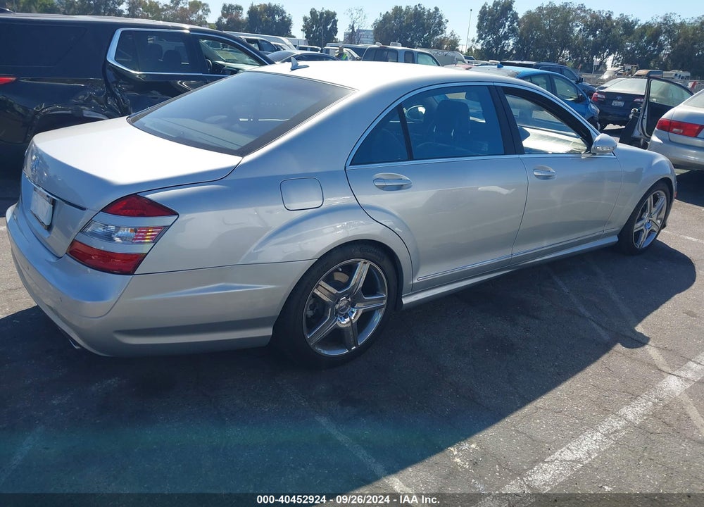 2009 MERCEDES-BENZ S 550 VIN: WDDNG71X79A251004