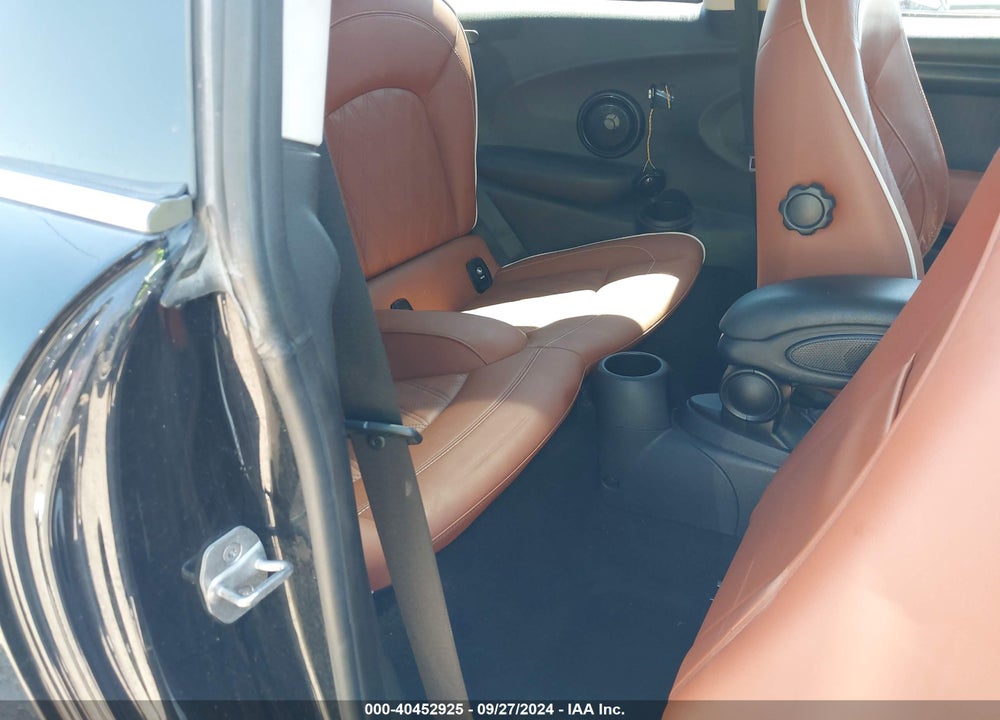 2020 MINI HARDTOP COOPER VIN: WMWXR3C02L2M28935