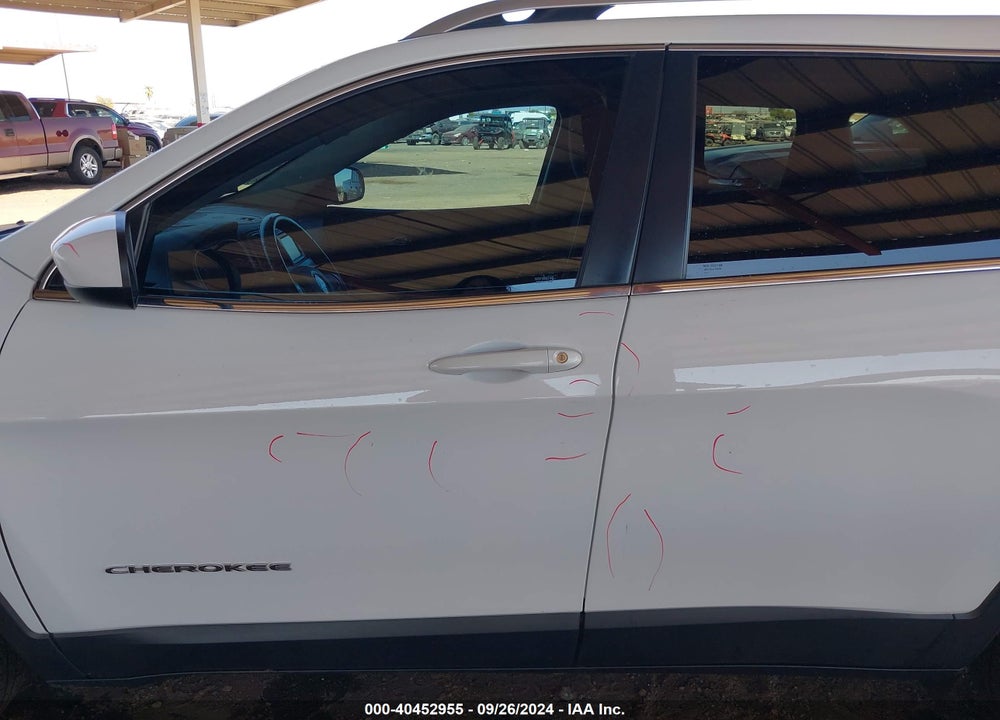 2017 JEEP CHEROKEE LATITUDE 4X4 VIN: 1C4PJMCB7HD229005