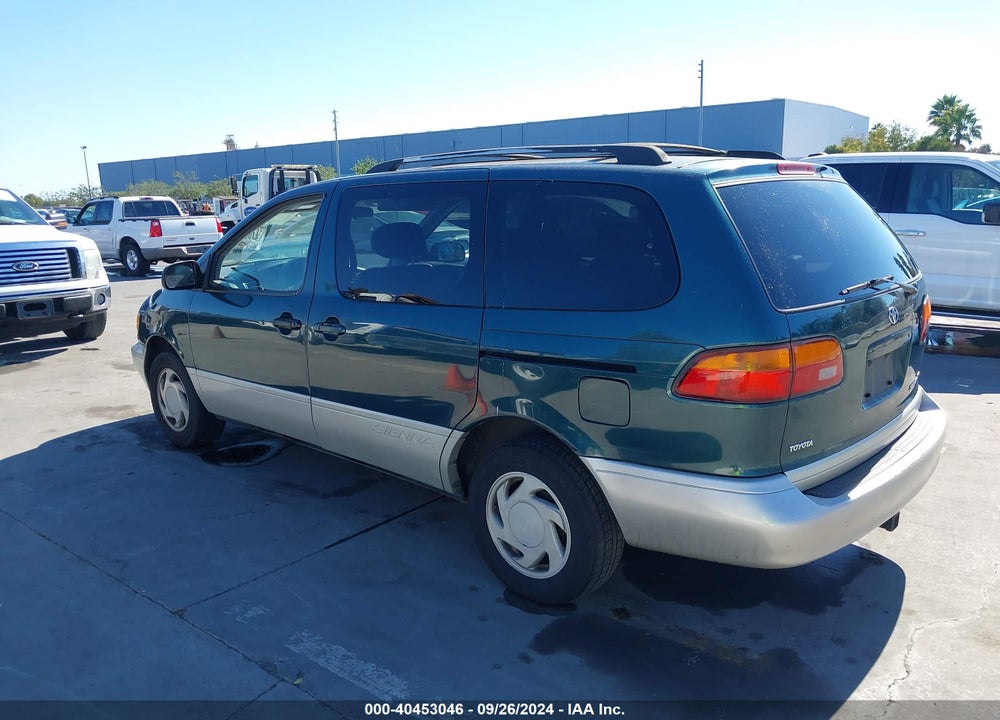 1998 TOYOTA SIENNA XLE VIN: 4T3ZF13C0WU072614