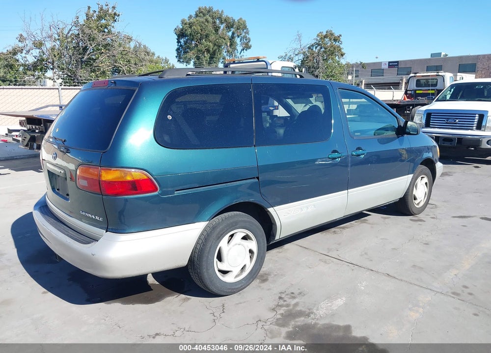 1998 TOYOTA SIENNA XLE VIN: 4T3ZF13C0WU072614