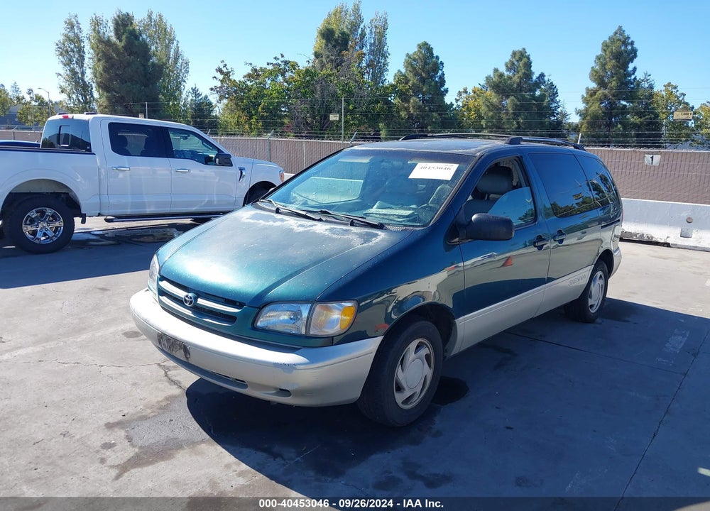 1998 TOYOTA SIENNA XLE VIN: 4T3ZF13C0WU072614