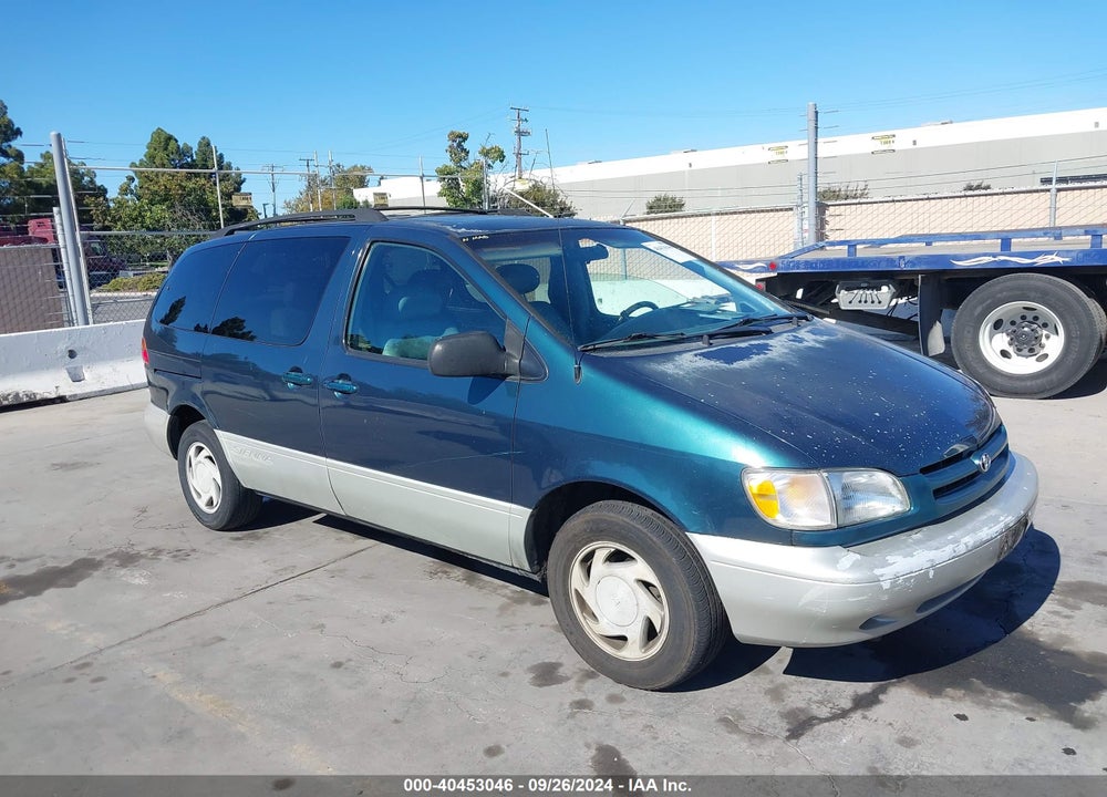 1998 TOYOTA SIENNA XLE VIN: 4T3ZF13C0WU072614