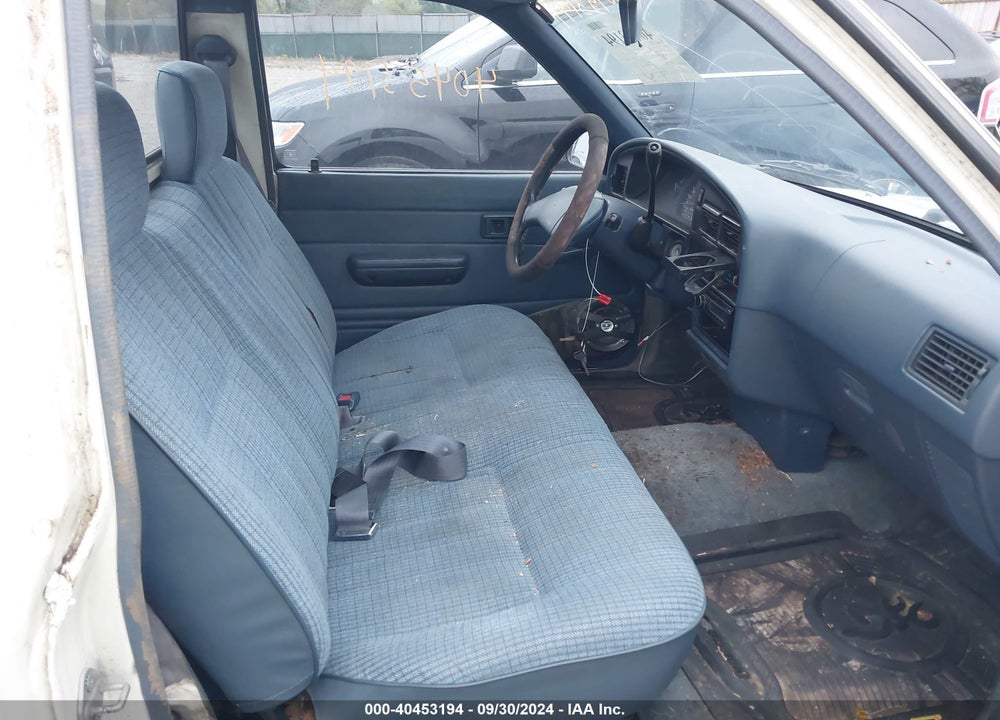 1990 TOYOTA PICKUP 1/2 TON SHT WHEELBASE DLX VIN: JT4RN81P0L5086744