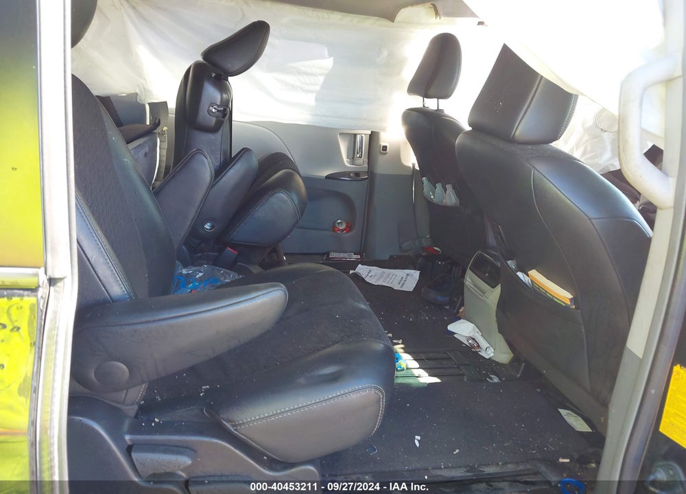 2011 TOYOTA SIENNA SE VIN: 5TDXK3DC1BS116046