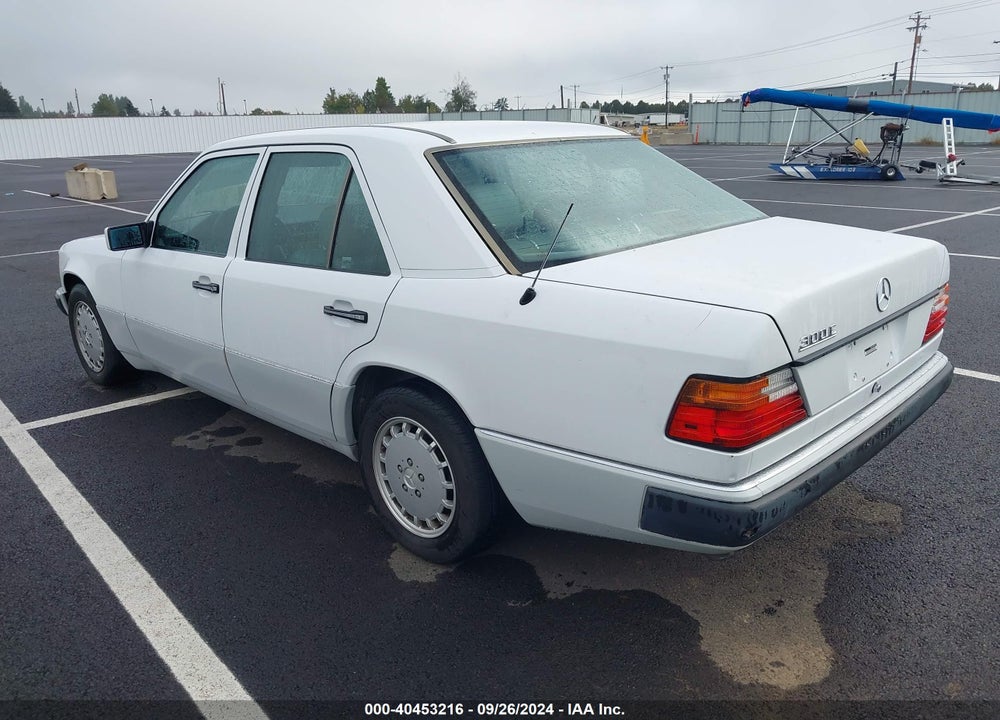 1993 MERCEDES-BENZ 300 E VIN: WDBEA32E6PB967447