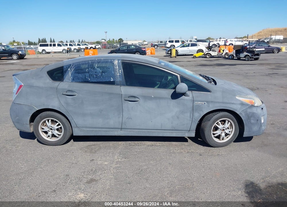 2011 TOYOTA PRIUS TWO VIN: JTDKN3DU1B1420176