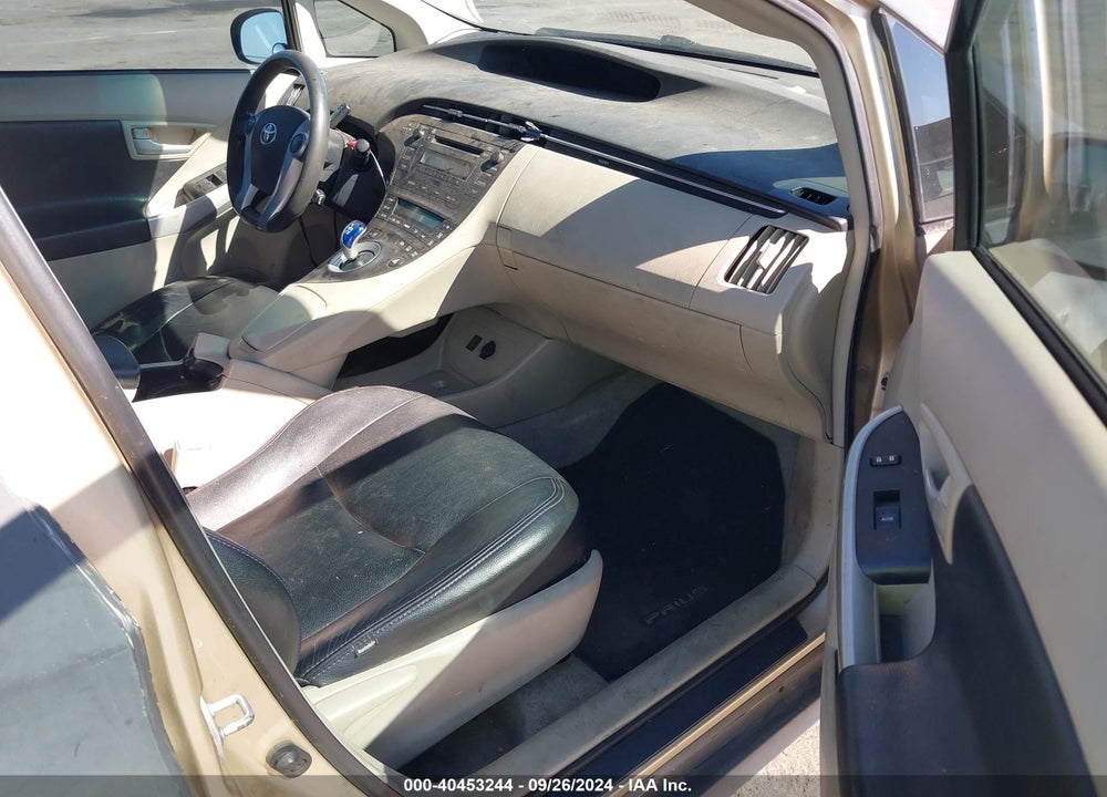 2011 TOYOTA PRIUS TWO VIN: JTDKN3DU1B1420176