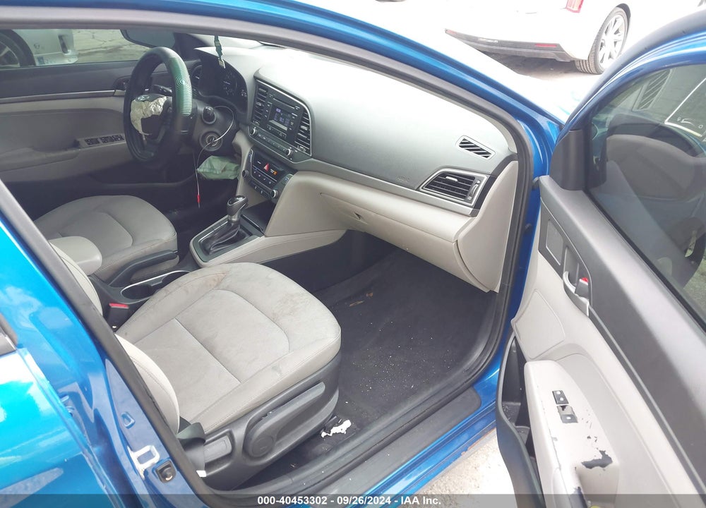 2017 HYUNDAI ELANTRA VIN: KMHD74LF0HU429174