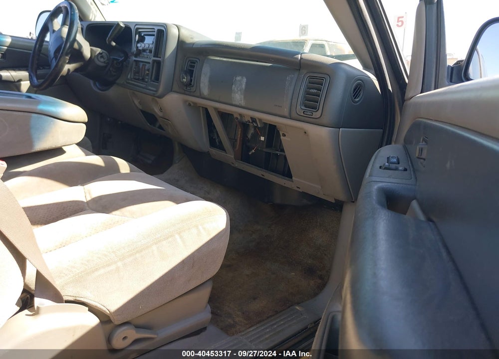 2003 CHEVROLET TAHOE LS VIN: 1GNEC13T63R290907