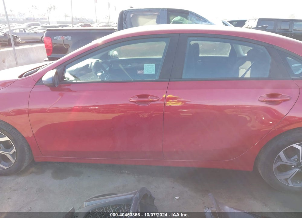 2021 KIA FORTE LXS VIN: 3KPF24AD8ME305398
