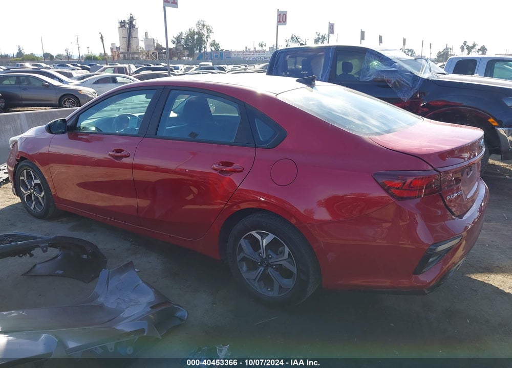 2021 KIA FORTE LXS VIN: 3KPF24AD8ME305398