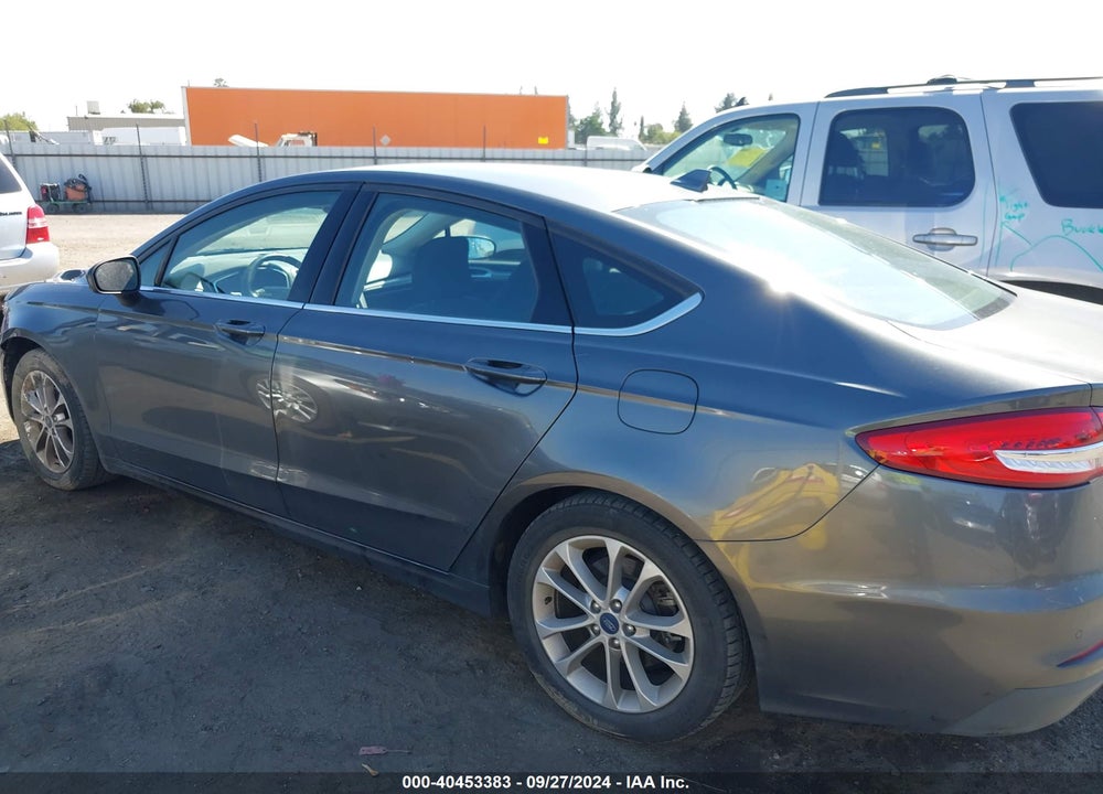 2019 FORD FUSION SE VIN: 3FA6P0HD6KR115420