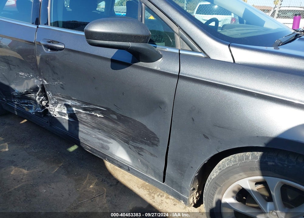 2019 FORD FUSION SE VIN: 3FA6P0HD6KR115420
