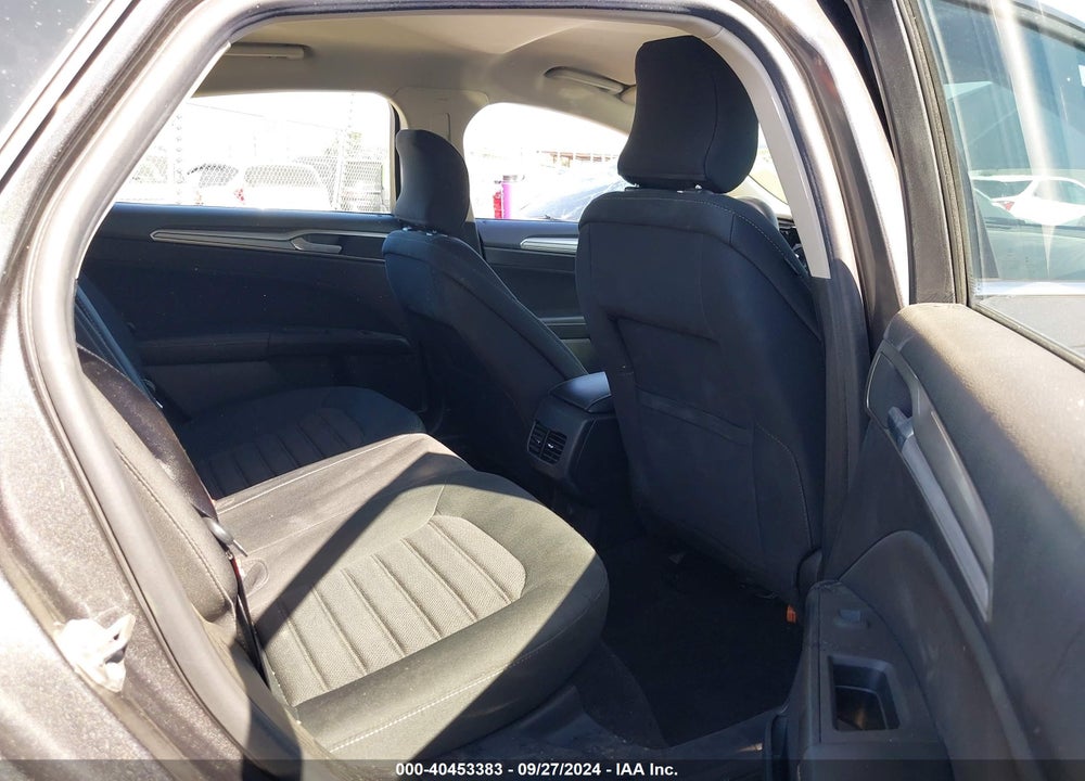 2019 FORD FUSION SE VIN: 3FA6P0HD6KR115420