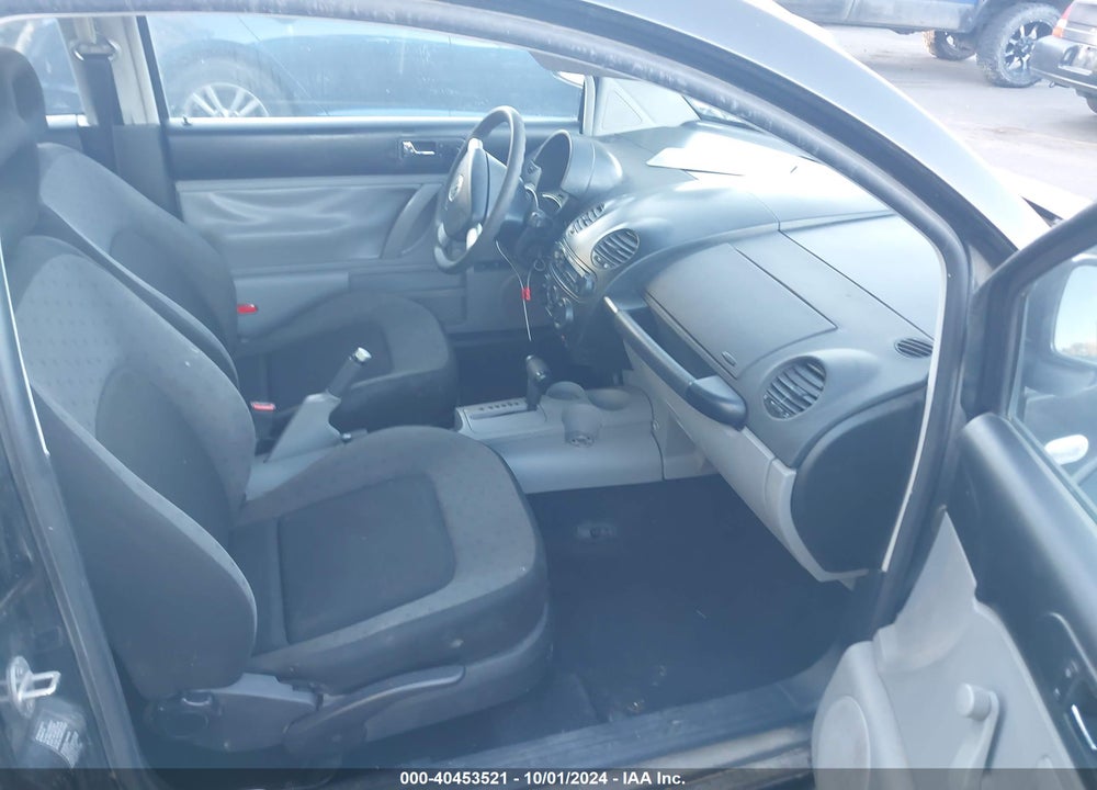 2000 VOLKSWAGEN NEW BEETLE GL VIN: 3VWBC21C3YM420880