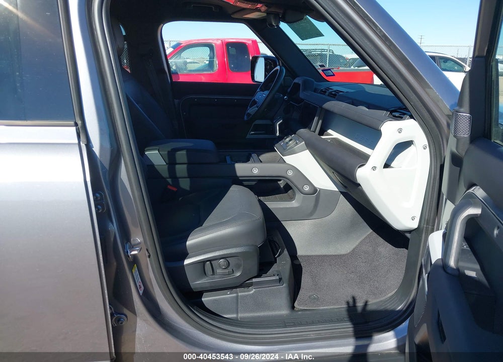 2024 LAND ROVER DEFENDER 110 P300 VIN: SALEJ7EXXR2261017