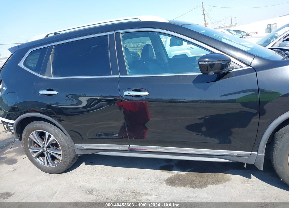 2017 NISSAN ROGUE SL VIN: 5N1AT2MT0HC808818