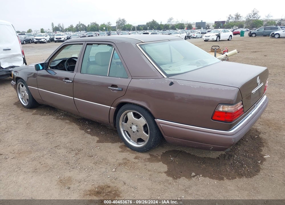1994 MERCEDES-BENZ E 320 VIN: WDBEA32E8RC050197
