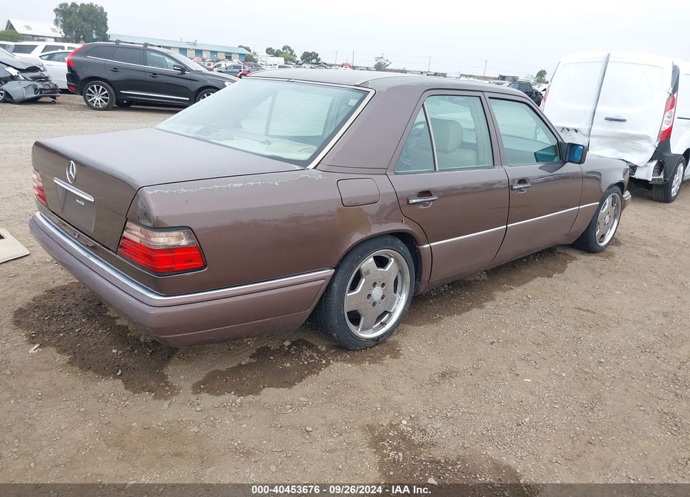 1994 MERCEDES-BENZ E 320 VIN: WDBEA32E8RC050197