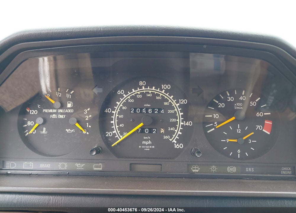 1994 MERCEDES-BENZ E 320 VIN: WDBEA32E8RC050197