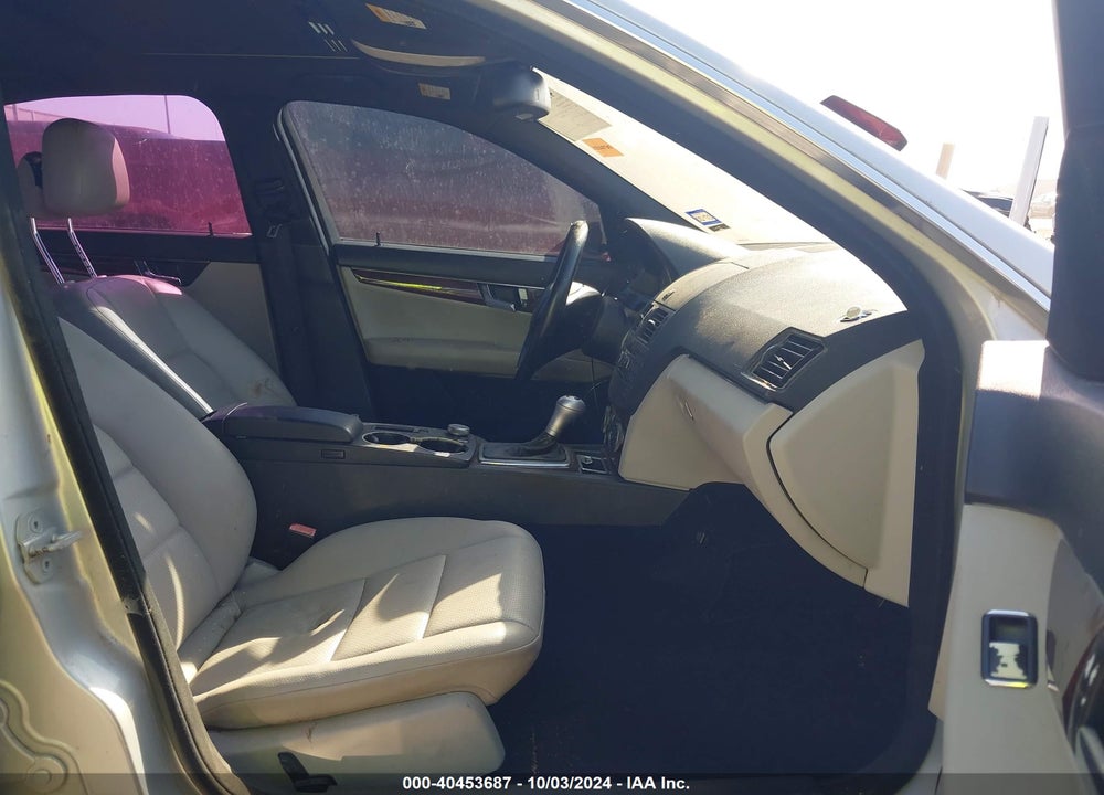 2009 MERCEDES-BENZ C 300 LUXURY/SPORT VIN: WDDGF54X39F205829