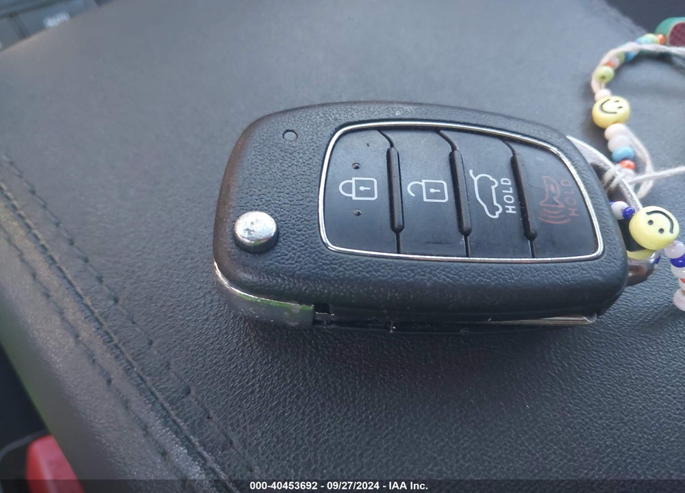 2019 HYUNDAI TUCSON SE VIN: KM8J2CA41KU936671