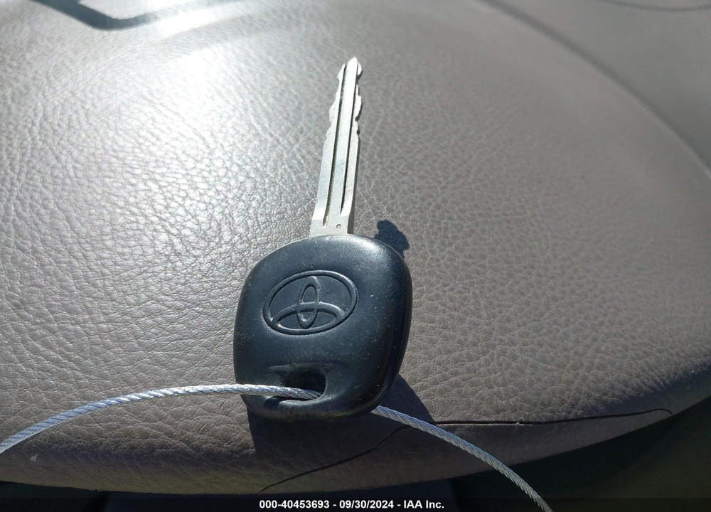 2004 TOYOTA SIENNA LE VIN: 5TDZA23C94S052378