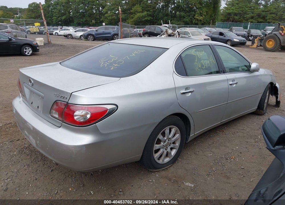 2002 LEXUS ES 300 VIN: JTHBF30GX20082505