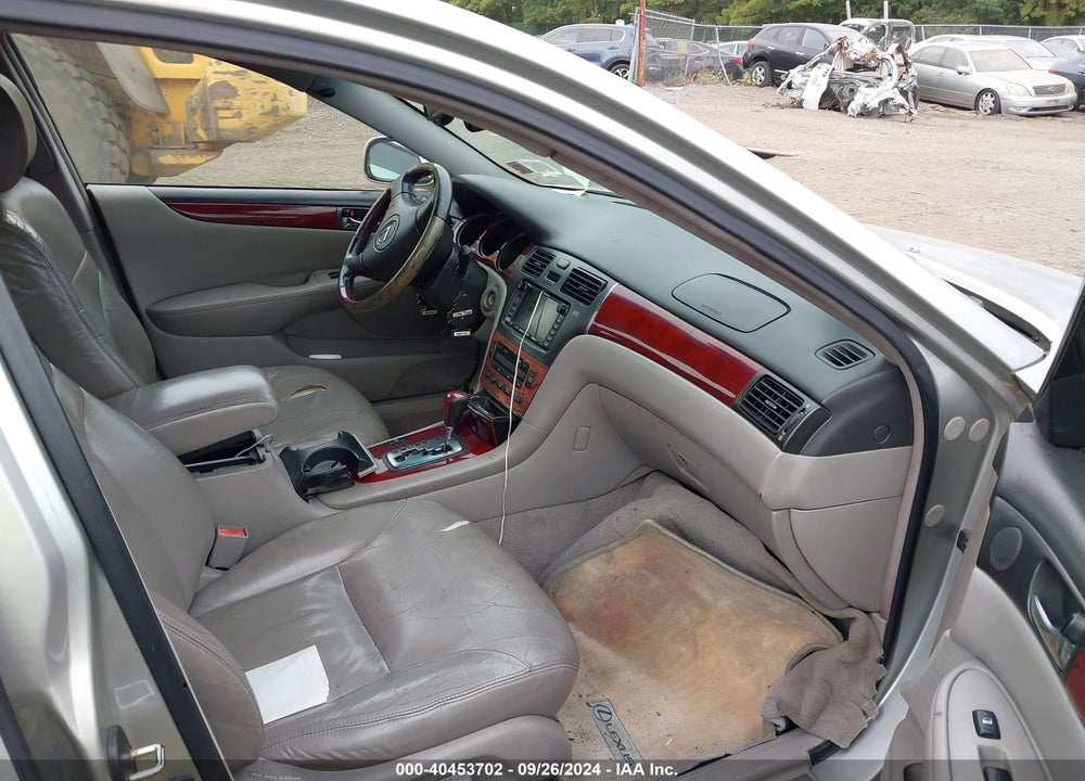 2002 LEXUS ES 300 VIN: JTHBF30GX20082505