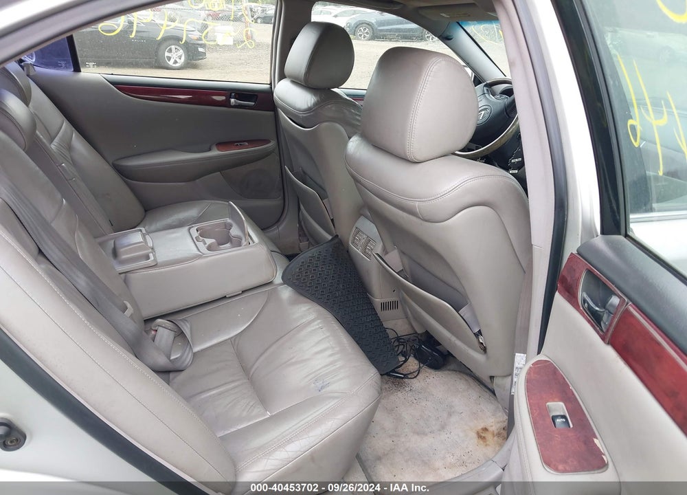 2002 LEXUS ES 300 VIN: JTHBF30GX20082505