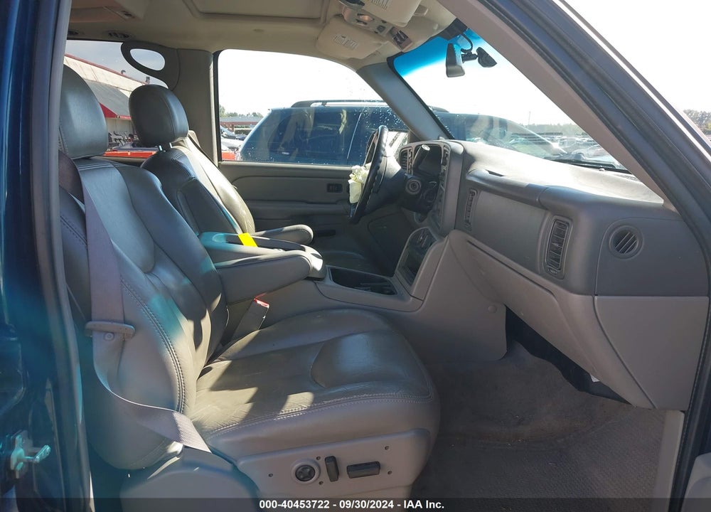 2005 CHEVROLET TAHOE LT VIN: 1GNEK13T85J262918
